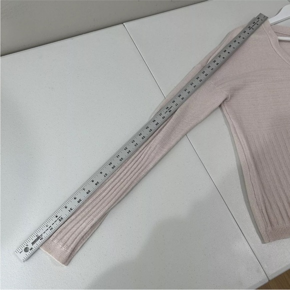 Duffy Pink 100% Cashmere Sweater Size Medium V Neck Long Sleeve Button Detail - Picture 8 of 13